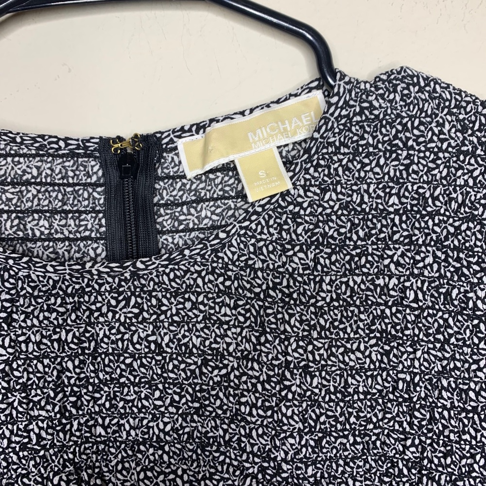 Michael Kors Long Sleeve - Picture 9 of 14